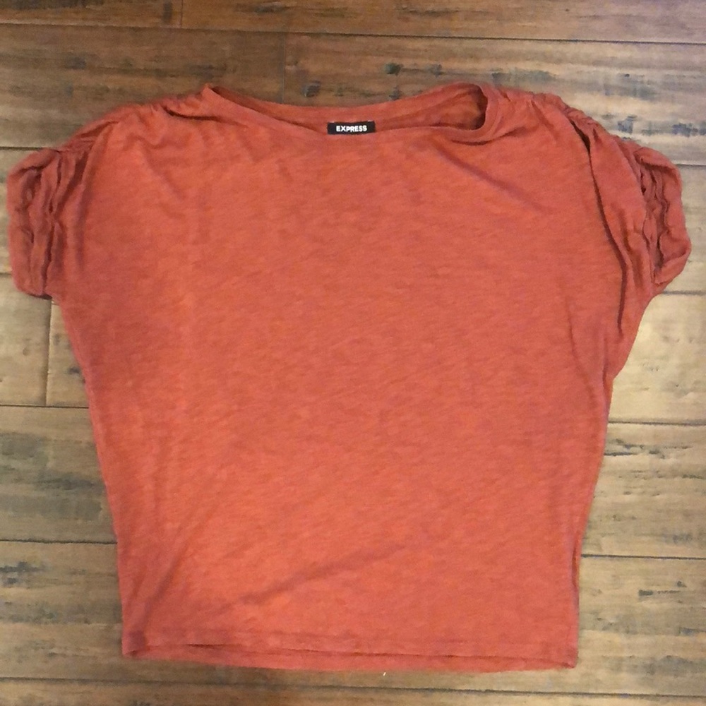 Express Rust colored t-shirt